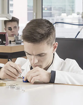 凯罗尔·切尔西-雅典手表官方售后服务中心