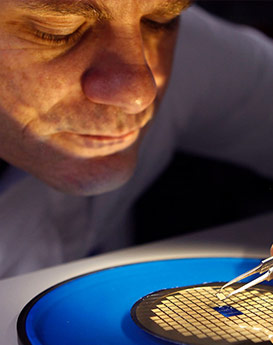 艾德琳·亚历桑德拉-广州雅典手表官方售后服务中心