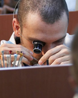 安尼塔·阿普里尔-天津雅典手表官方售后服务中心